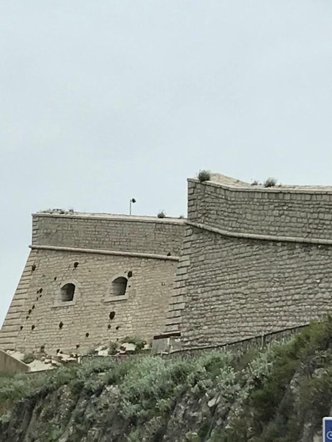 La Corniche *